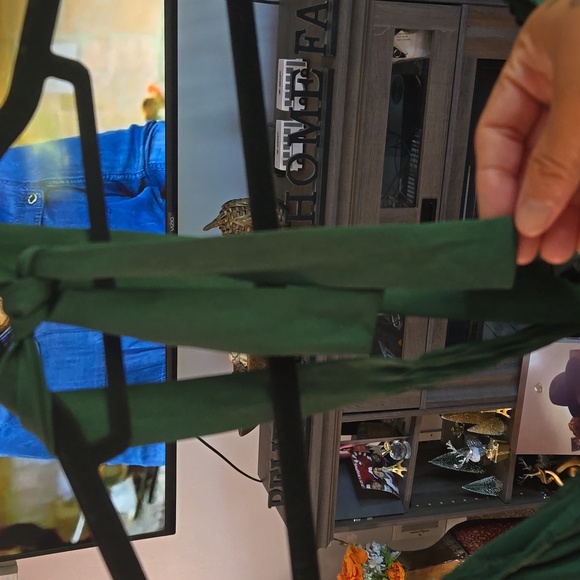 Green Maxi Dress  💚  PRE LOVED - Picture 4 of 6